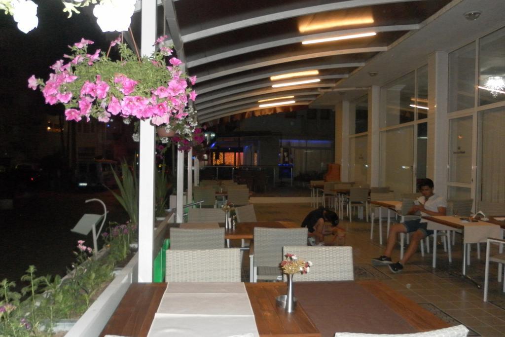 ألانيا Hotel La Mosae المظهر الخارجي الصورة