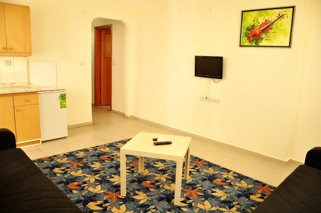 ألانيا Hotel La Mosae الغرفة الصورة