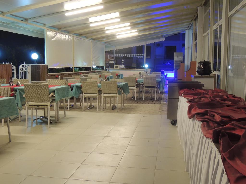ألانيا Hotel La Mosae الغرفة الصورة